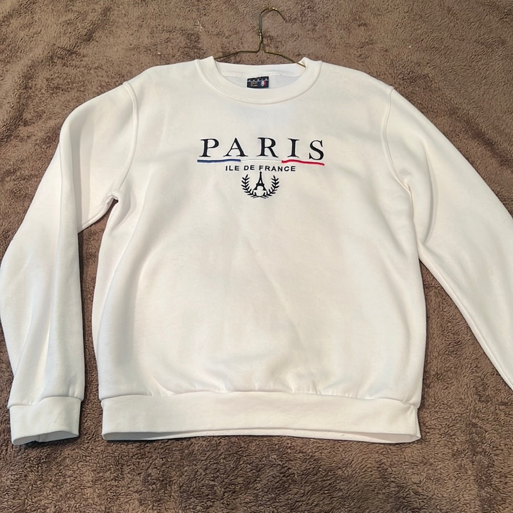 Crewed neck sweater